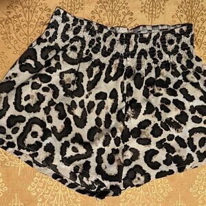 Shein Lightweight Highwaisted Shorts Size 6